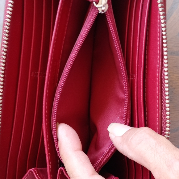 COACH RED LEATHER ZIP AROUND WALLETT - Picture 5 of 8